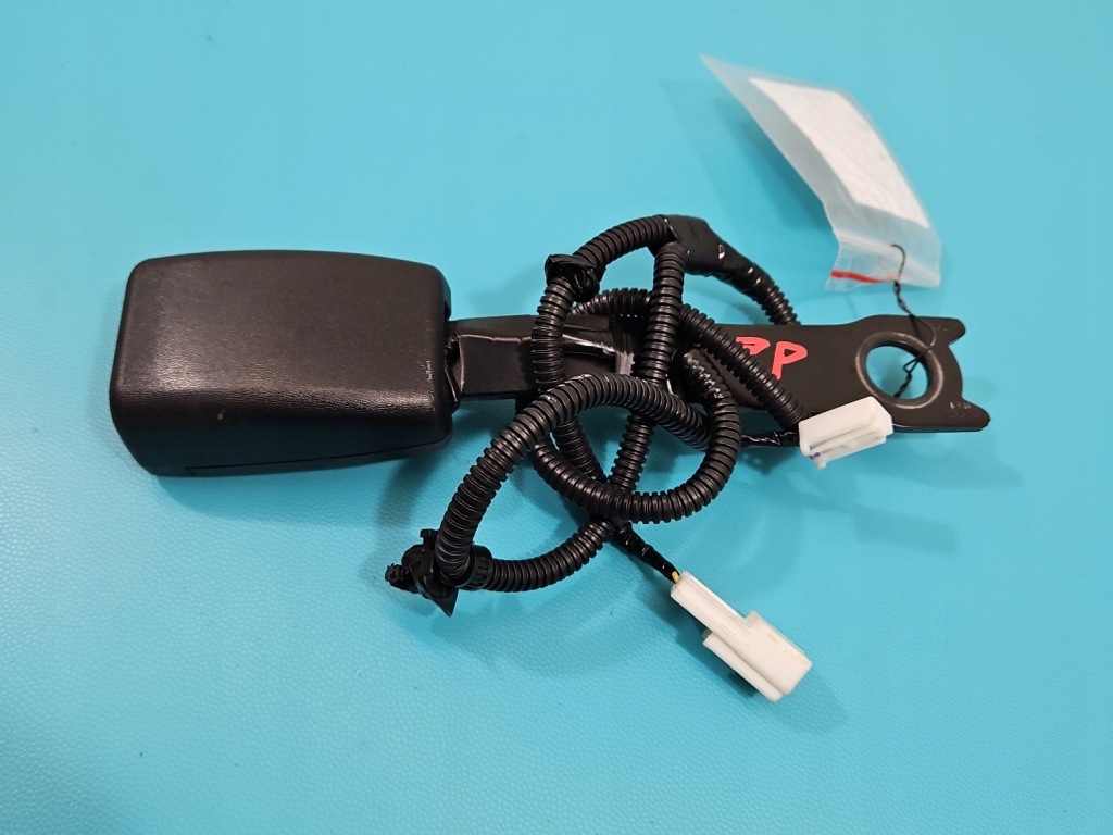 фото №2, Замок клипса клипса поперечина правый перед toyota corolla e16 e18 13-19