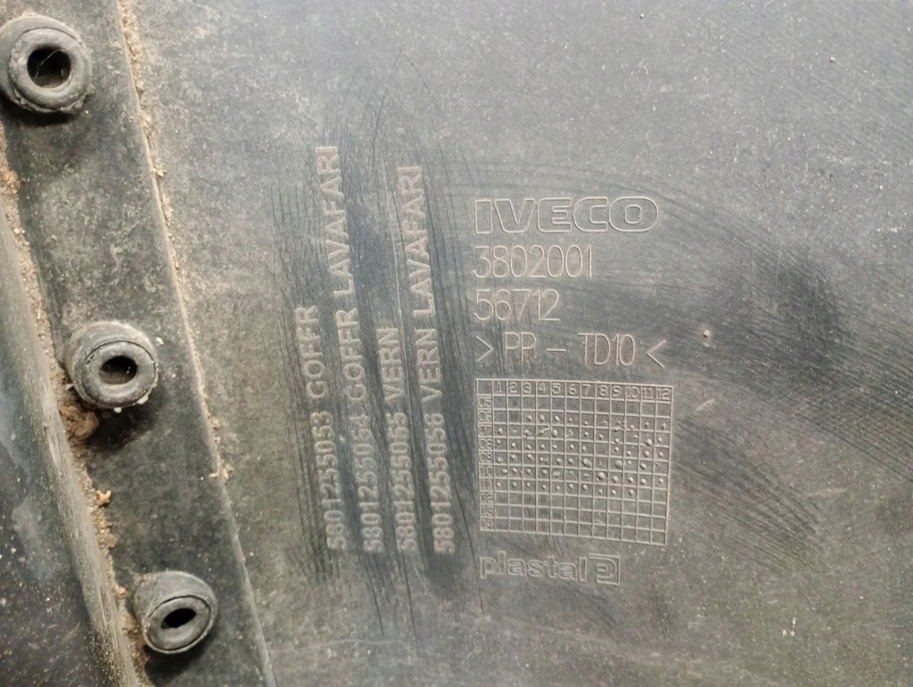 фото №10, 5801255053 бампер перед iveco daily 5 v 09-11 чёрный