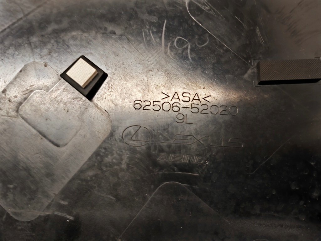 Накладка крыла заглушка lexus lbx Доставка