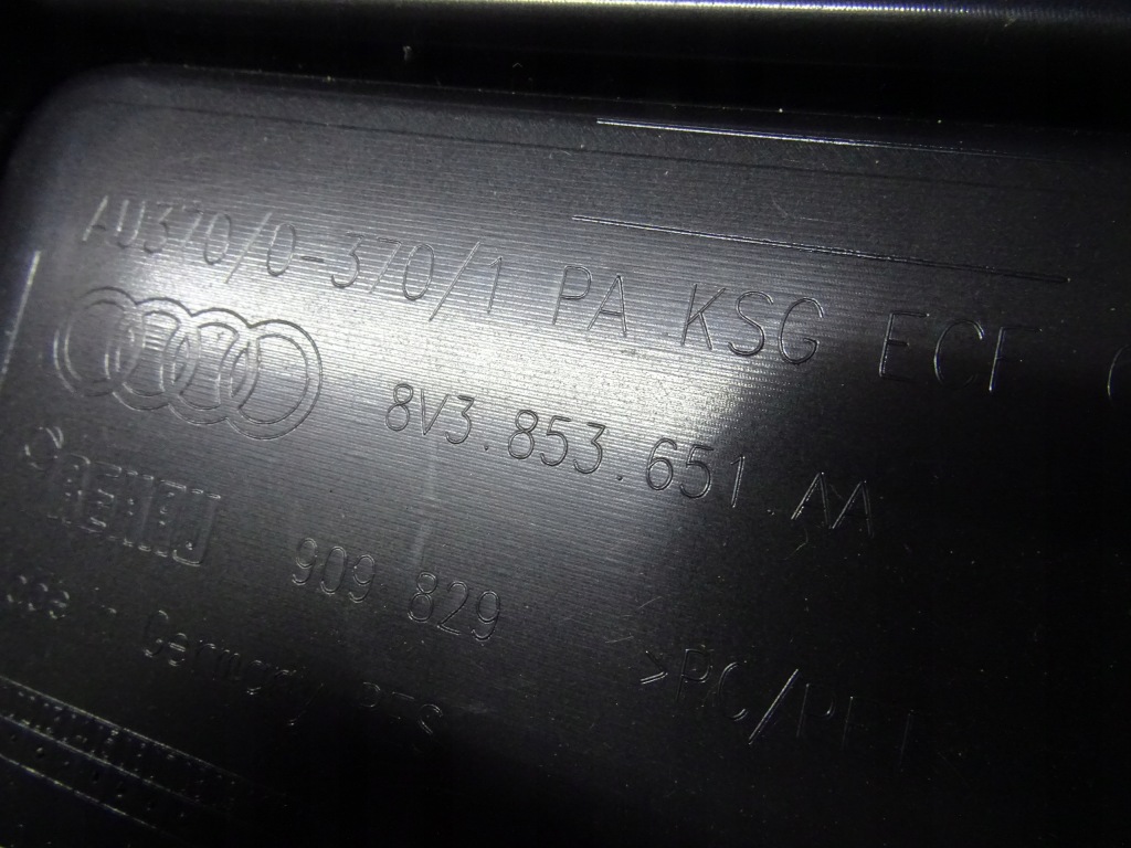 Audi a3 8v3 решётка радиатора решётка  радиатора 8v3853651aa Оригинал