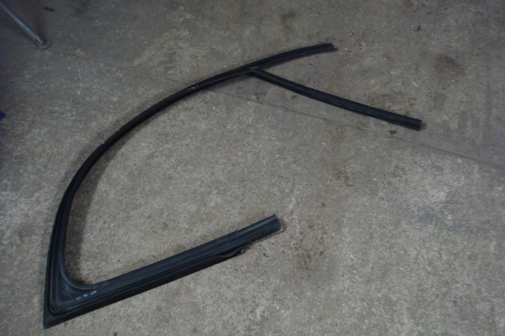 фото №1, Skoda rapid 5j прокладка молдинг дверь перед левая