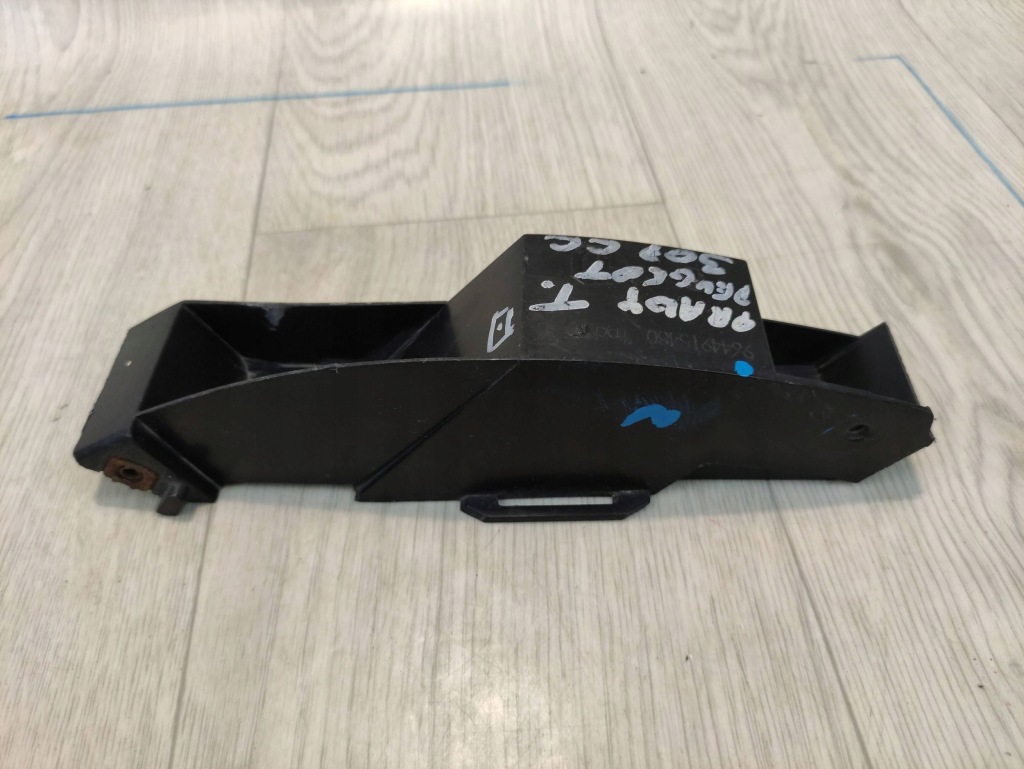 Peugeot 307 cc 2003-2008 кронштейн  бампера праві задній 9644915480 Недорого