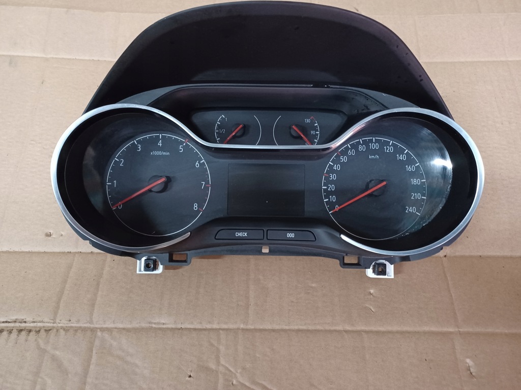 фото №1, Opel crossland x lift 2022 счетчик