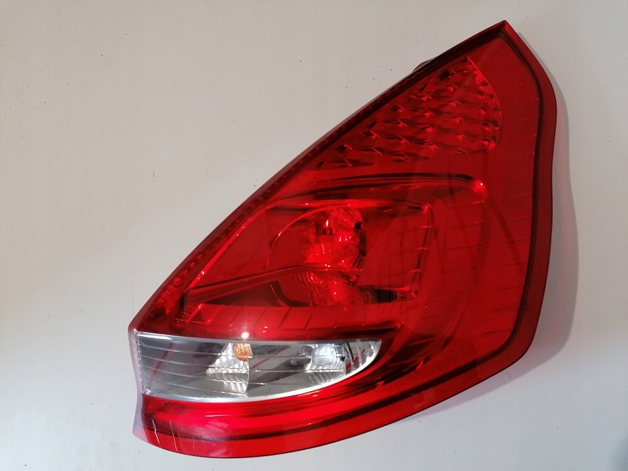 фото №1, Ford fiesta mk7 лампа задня права 8a6113404a