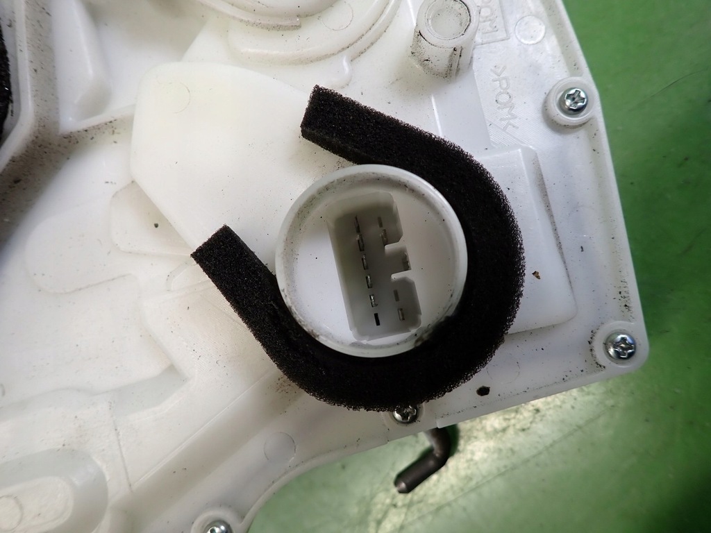 фото №8, Замок дверь правый передний suzuki sx4 i 7 pin 09r