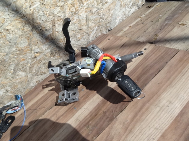 фото №1, Kia rio iv 2013 1,2 замок зажигания + ключ оригинал