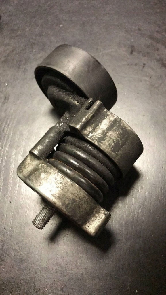 Купити Натягувач ремінь генератора bmw 3 e36 7516897