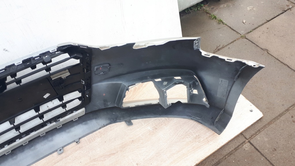 фото №12, Audi a4 8w0 15- бампер передний решётка радиатора 8w0807437