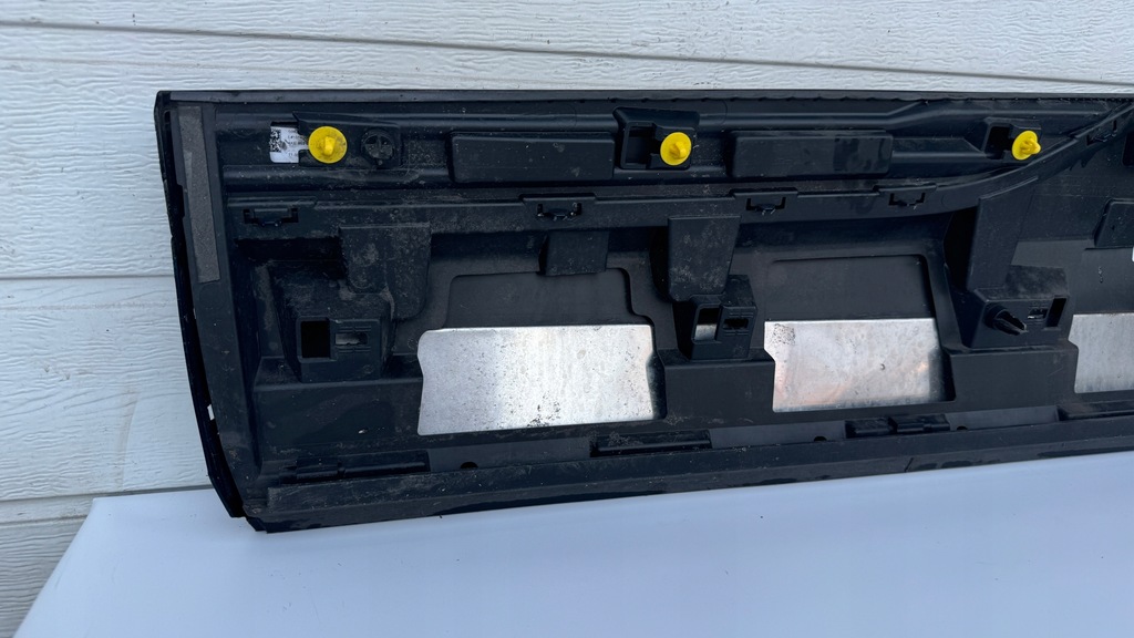 фото №7, Решётка радиатора alistwa дверь правая задняя задняя audi e-tron 4ke853970