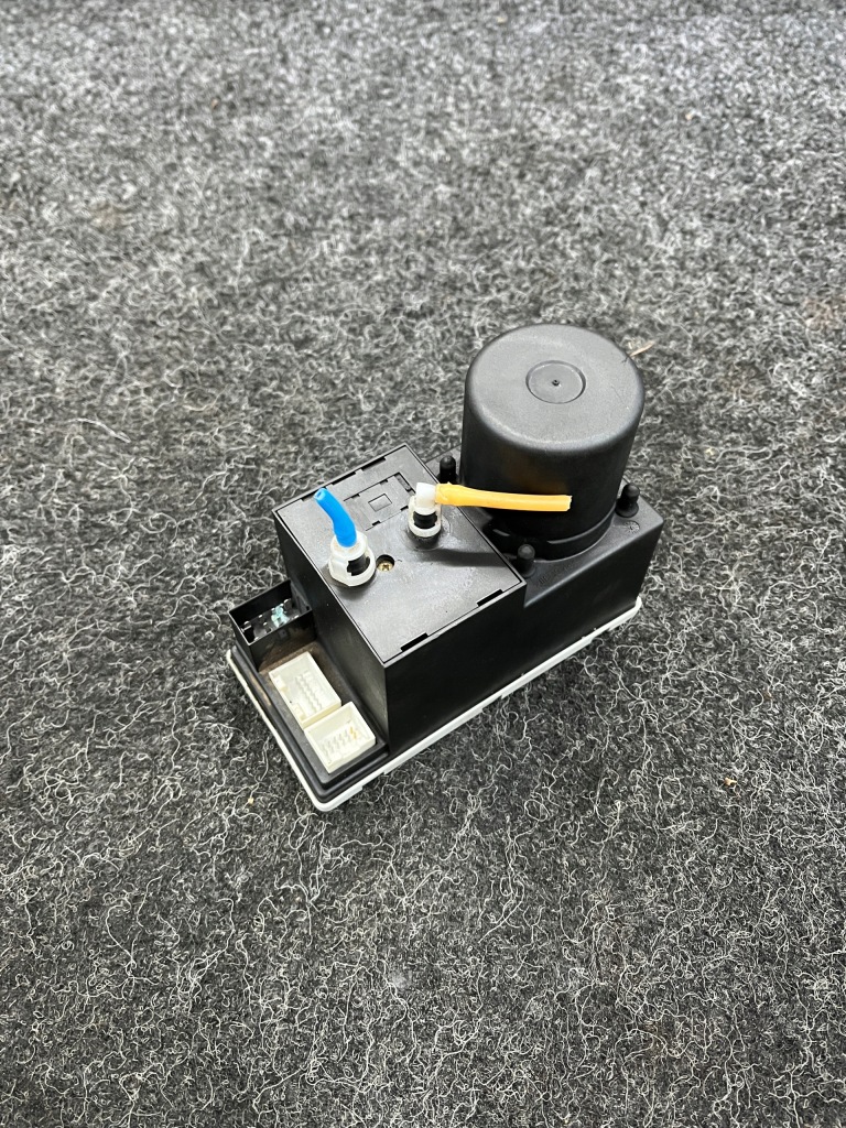 Купити Audi a3 8l помпа замка центрального 8d0862257c