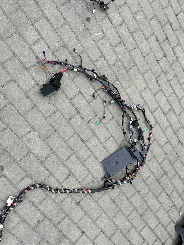 фото №10, Volvo xc40 t5 recharge plug in електропроводка салону