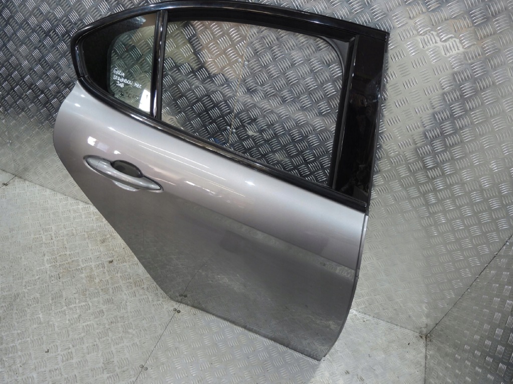 фото №2, Alfa romeo giulia дверь правый задняя цвет 318