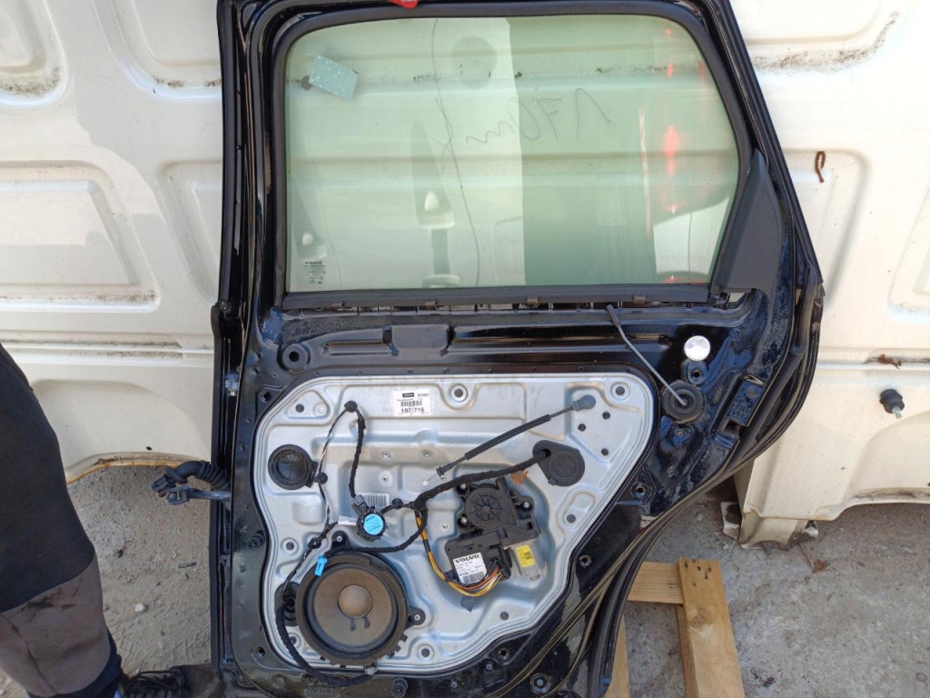 фото №8, Volvo v50 kombi дверь задняя правое 019-126