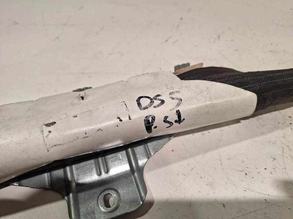 фото №5, Шторка безпеки права citroen ds3 09-