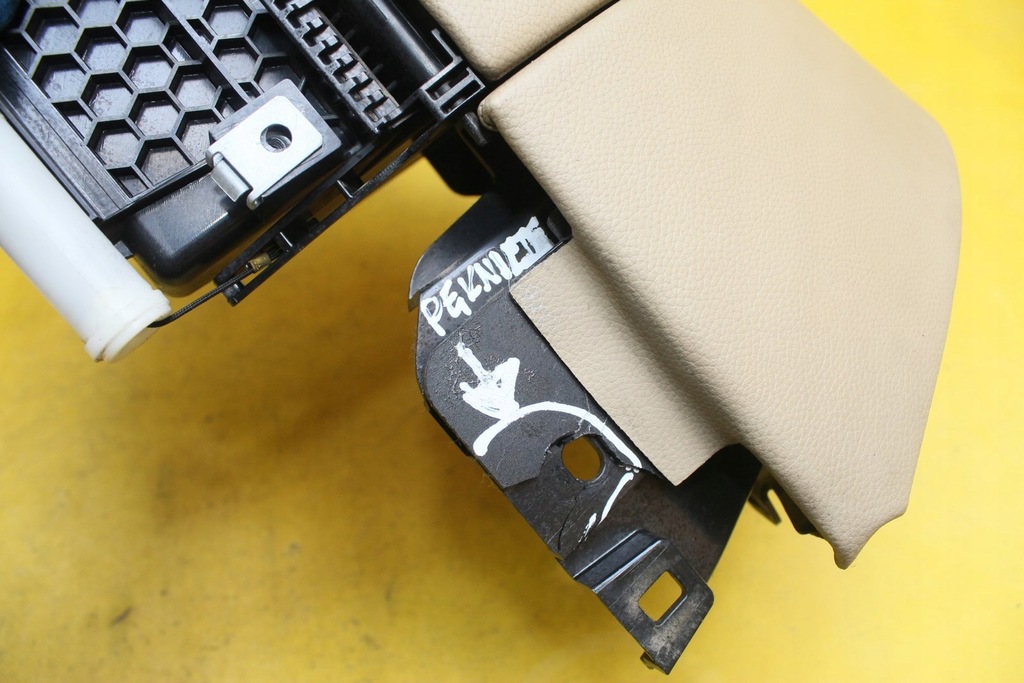 фото №8, Бардачок пассажира mercedes w219 cls