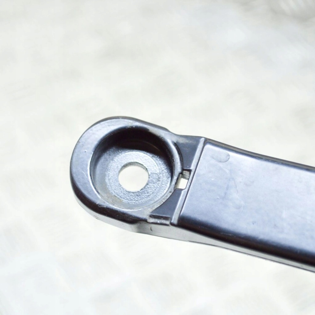 Jaguar e-pace 2018 дворник стекло передней / лобовое в Украине