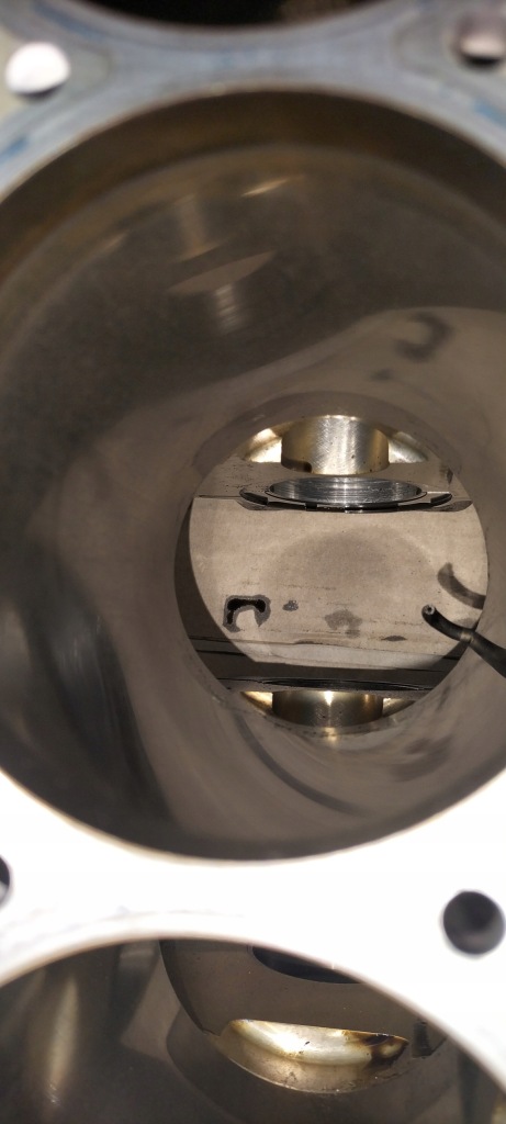 Блок mercedes 2.0 amg 45 r1330110001 Оригинал