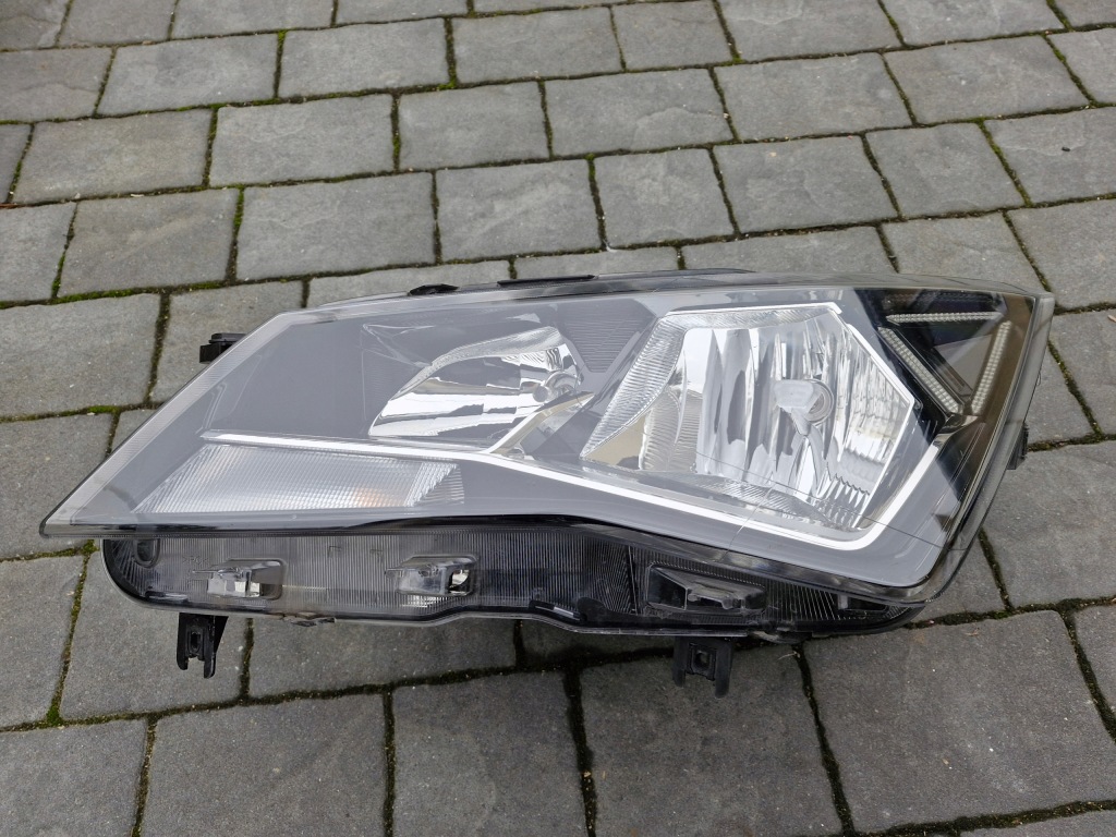 Seat ateca левая фара обычная led оригинал европа в Украине