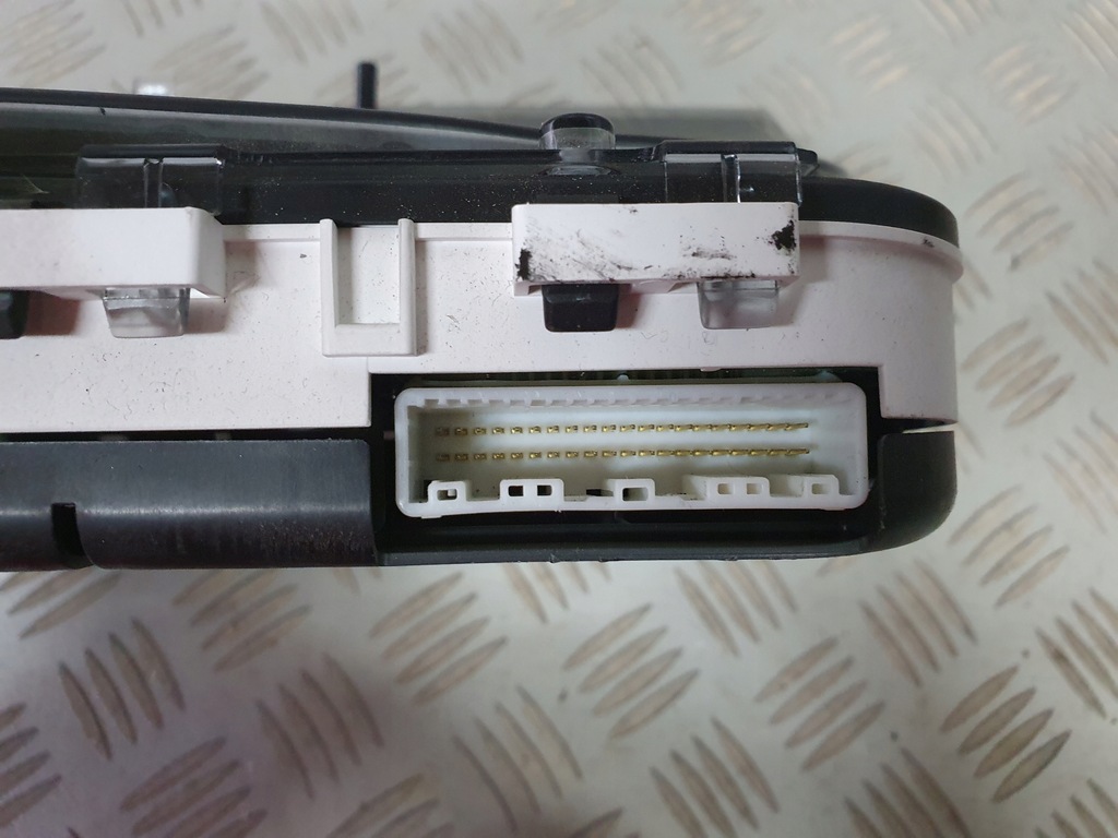 фото №5, Счетчик приборы toyota corolla verso ii