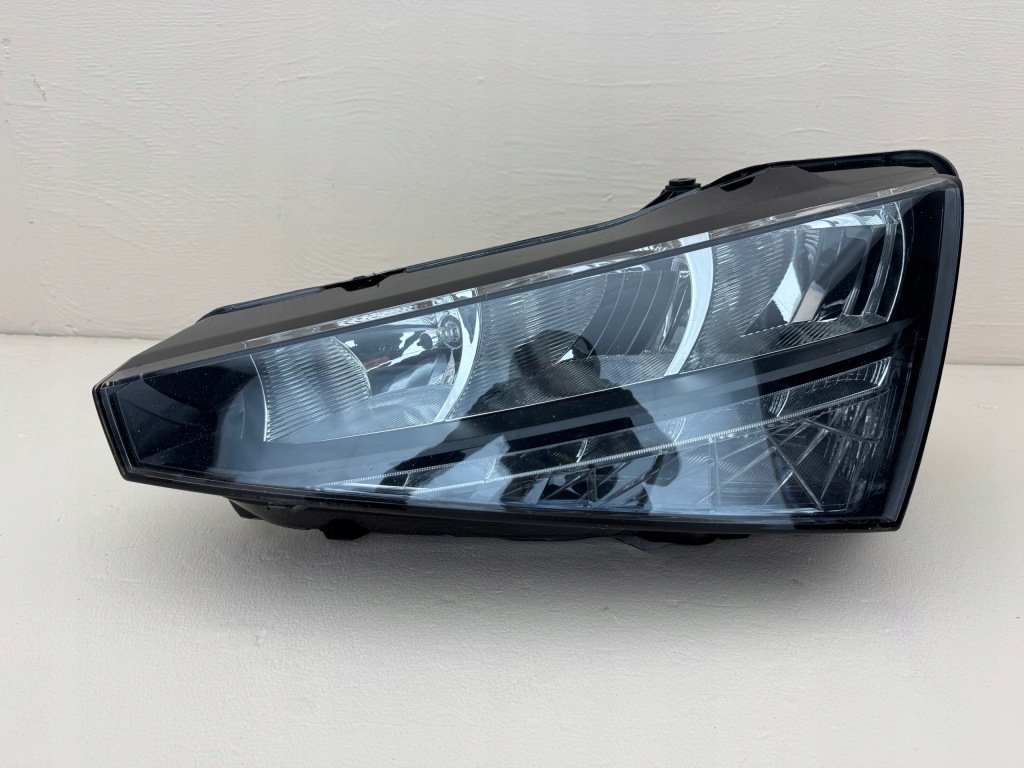 Купити Skoda scala 19r- фара ліва перед передній full led