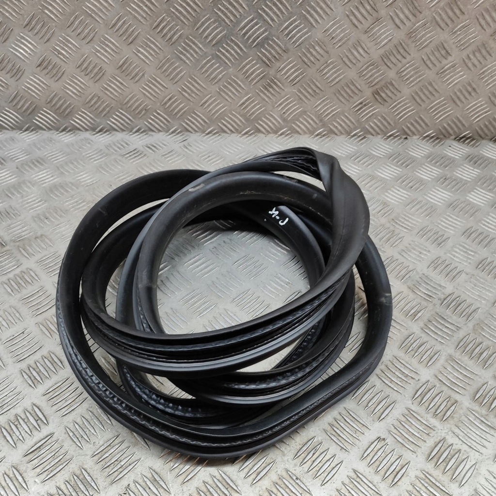 фото №6, Volvo xc60 2017 левая сторона прокладка дверь