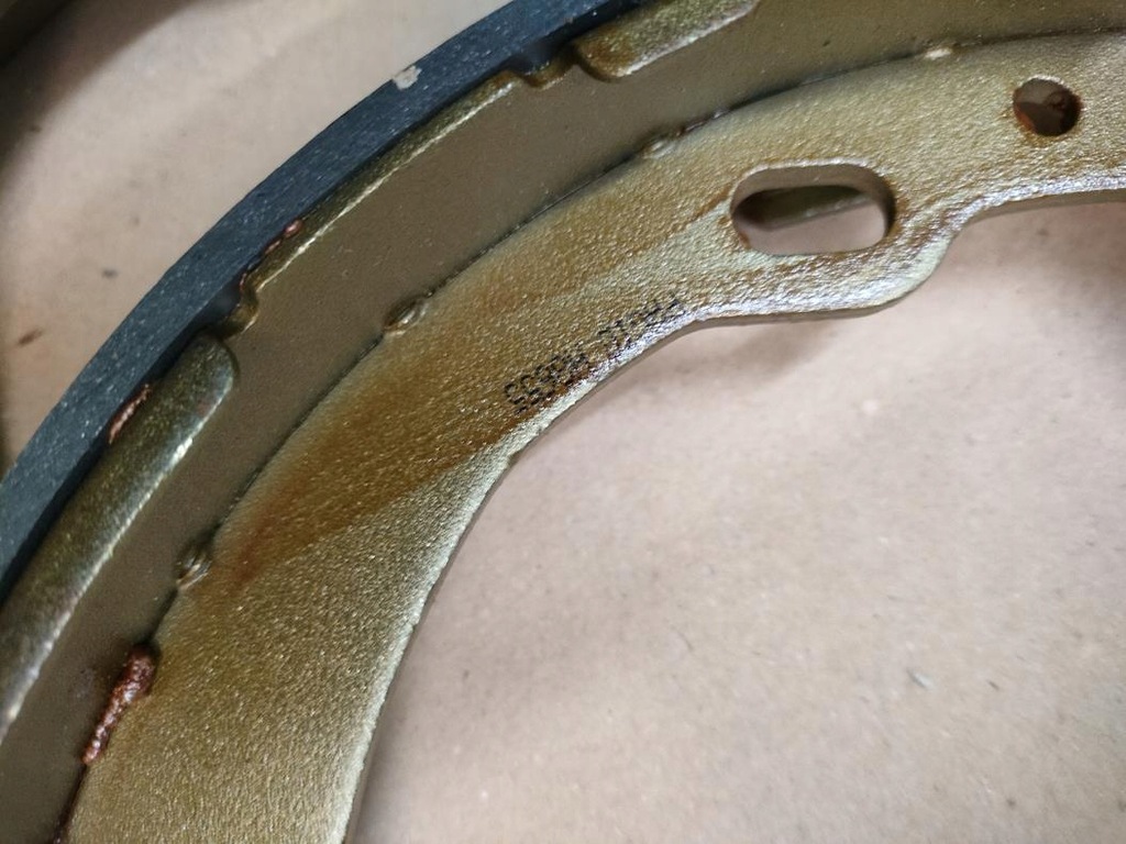 фото №6, 4 тормозные колодки тормозные nissan vanette nowe оригинальный номер