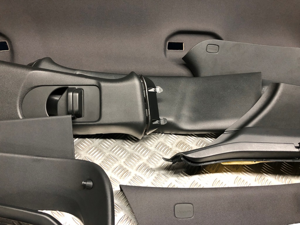 фото №7, Mercedes w176 amg потолок потолок czarna комплект стойки