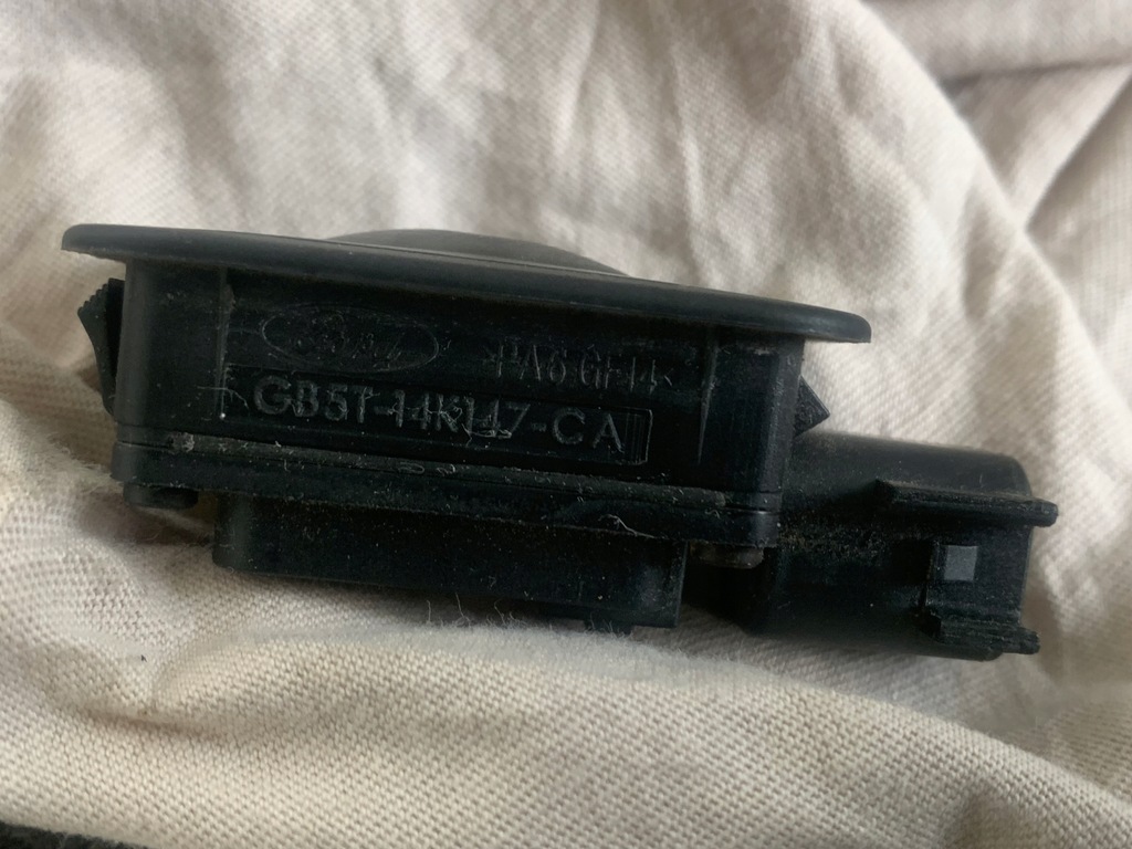 фото №9, Ford mustang mach-e rwd 75.7kwh кнопка открывания крышки багажника