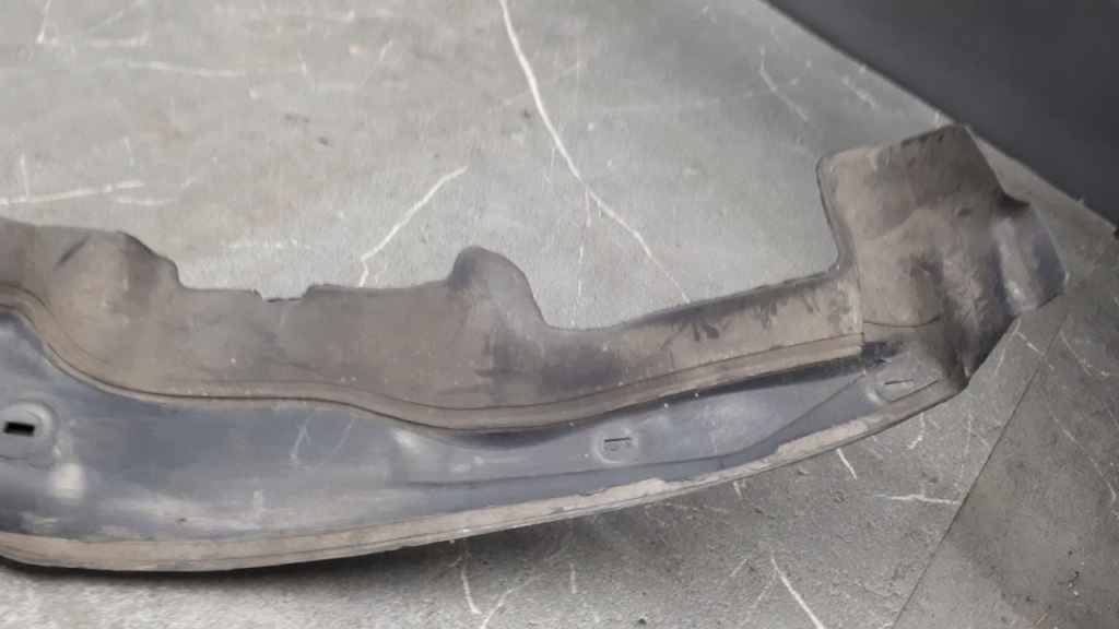 Купити 1686870107 накладка крила ліва mercedes w168