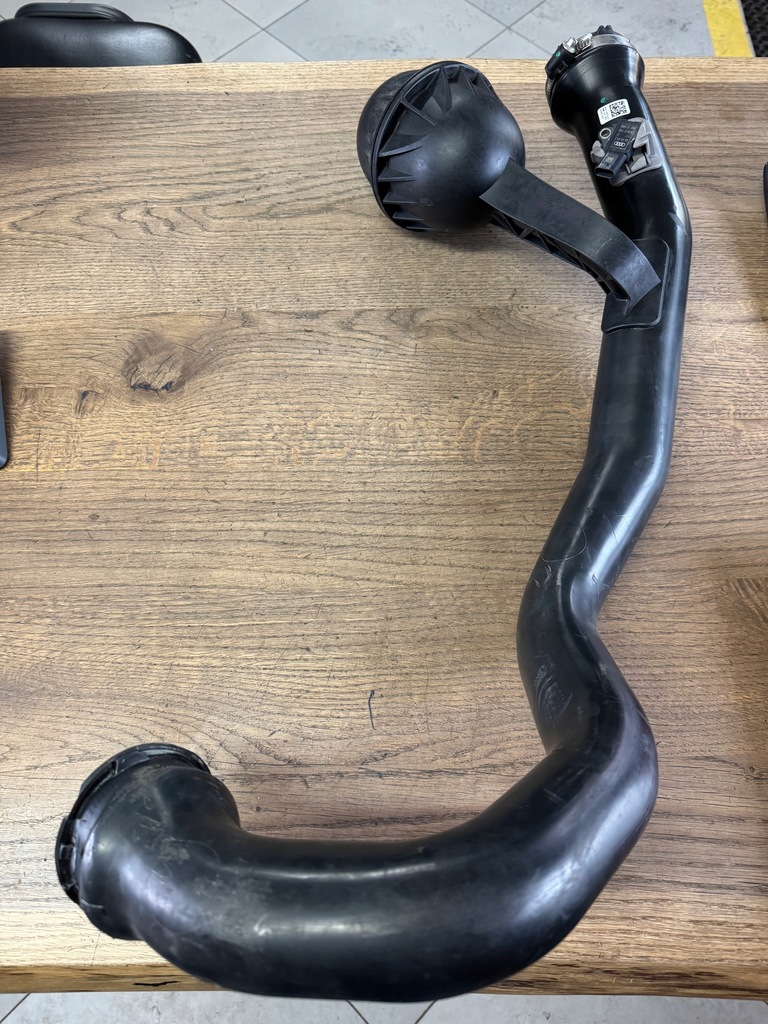 фото №1, Audi a6 c8 4k0 труба wąż інтеркулер резонатор