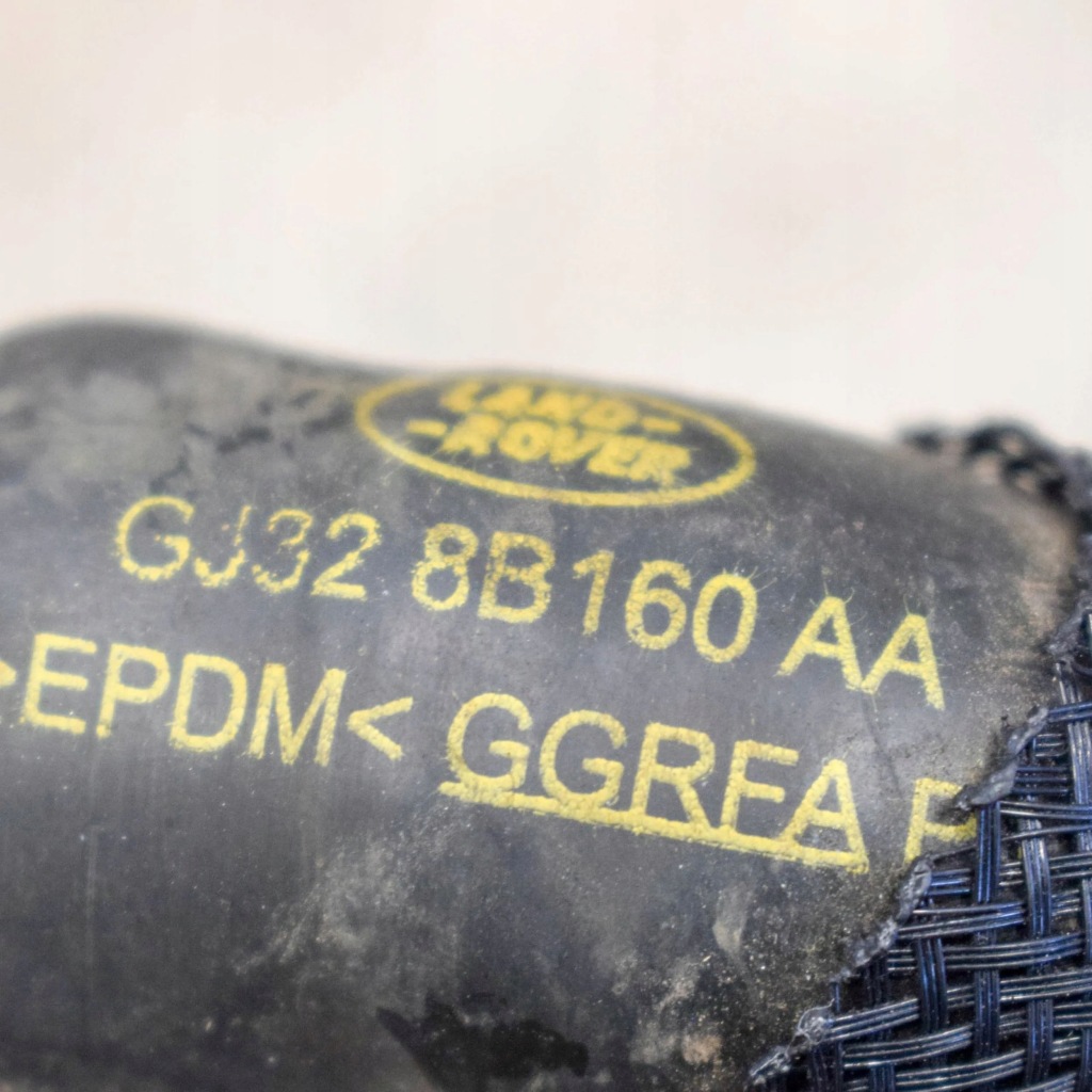 Jaguar e-pace 2019 шланг / пабтрубок  радиатора Недорого