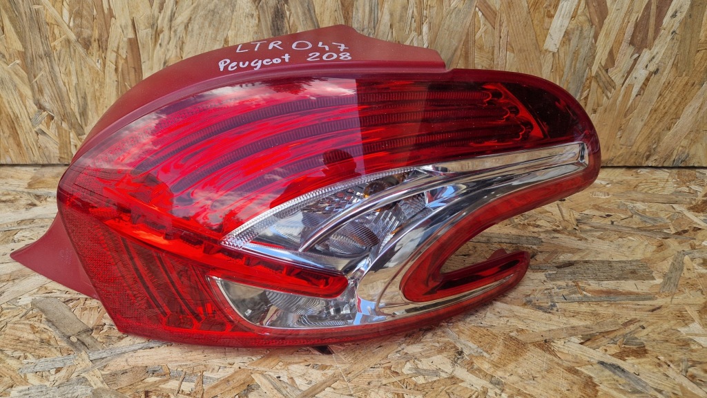 фото №7, Peugeot 208 лампа задняя задняя правая оригинальная europa 9672628380-01