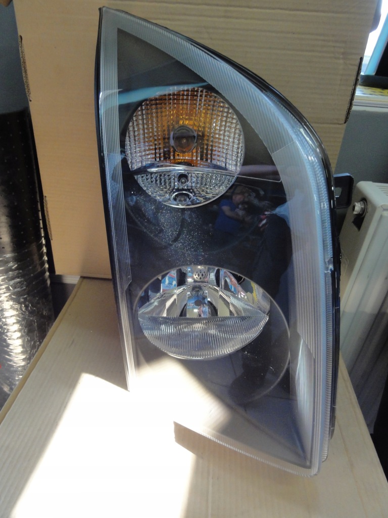 фото №1, Лампа volkswagen crafter правая hella nowa 2e1941016