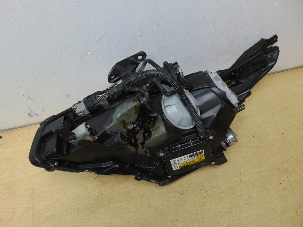 фото №8, Лампа правая перед ксенон toyota avensis t27 koito