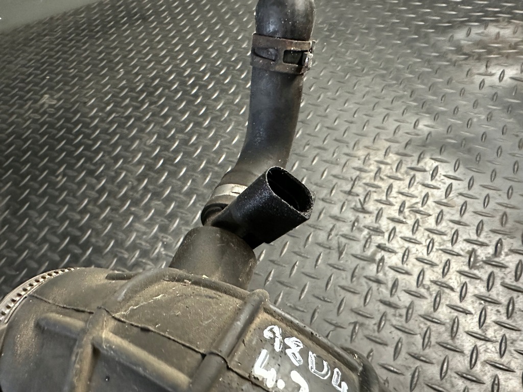 фото №8, Шланг повітря audi a8 d4 4.2 tdi cds 4h0129571