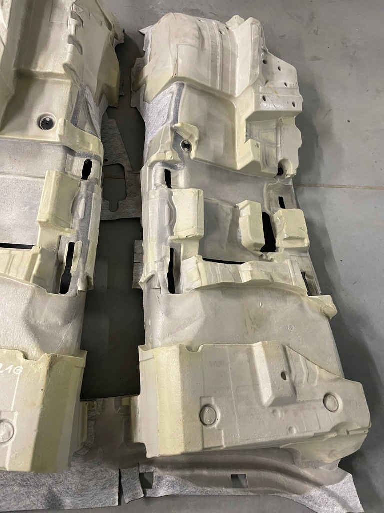 фото №10, Килимок обшивка a7 c8 idealna оригінал 4k8