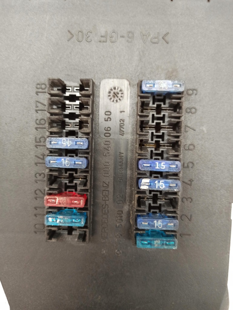 фото №11, W638 2.2cdi коробка предохранителей 0005400650