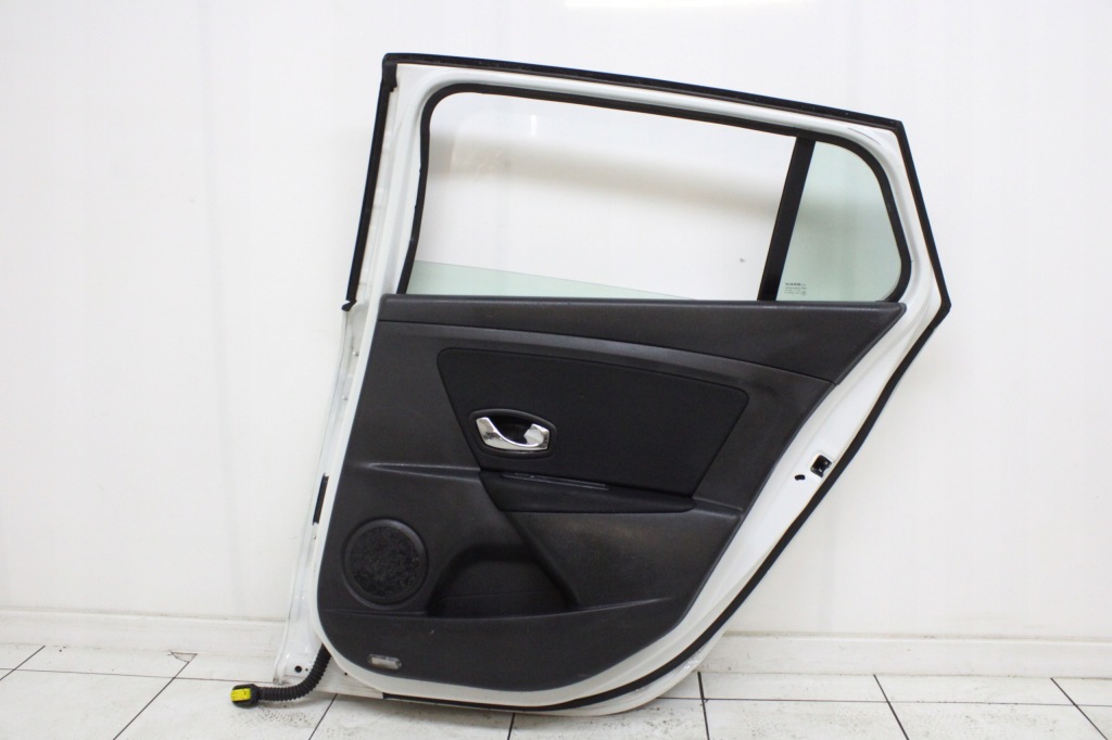 Купити Дверей правий задні праве  задні renault megane 3 універсал 2009r- ov369