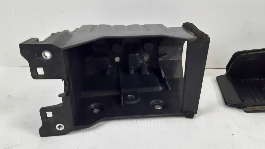 Volvo v60 2 2.0 d4 корпус акумулятор 31651454, 31651455 в Україні