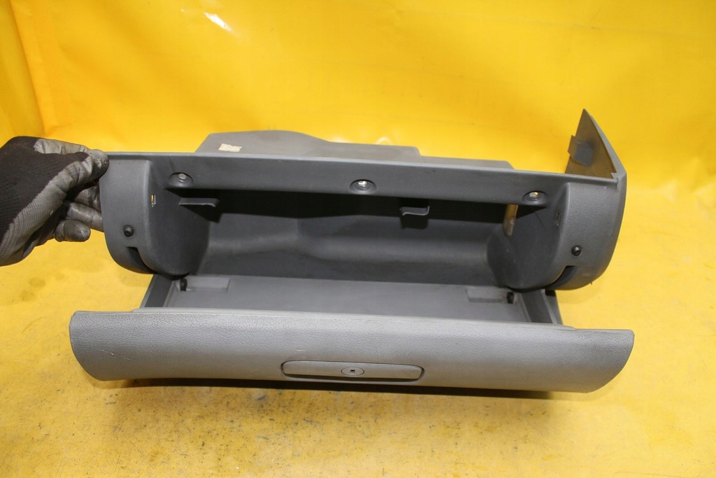 фото №8, Бардачок пассажира skoda оригинальный номер 1u1857097