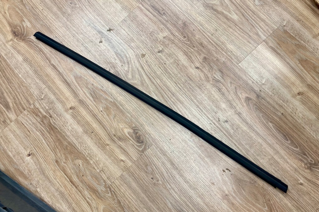 Купить Opel astra k v 16r. молдинг уплотнитель правый задний