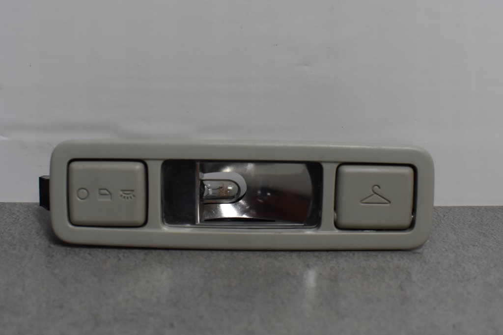 Купить Лампа обшивки потолка левая land rover range rover evoque l538 bj3213777a