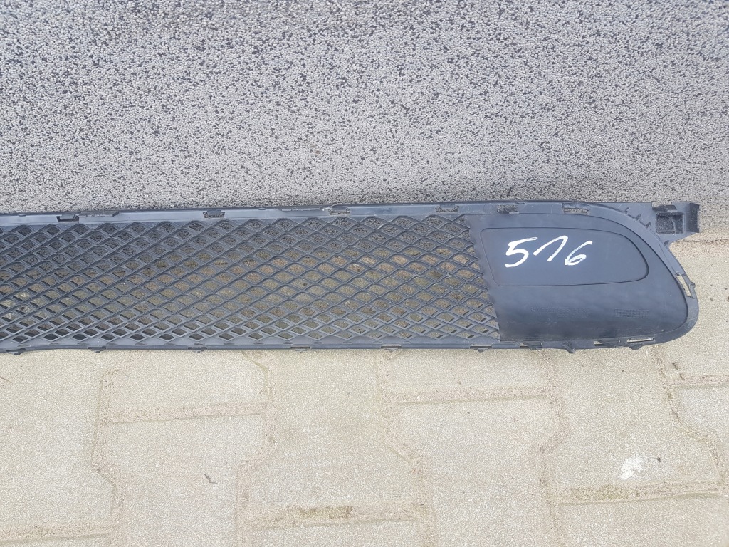 Решётка средняя бампера mercedes a-klasa a1778853203 в Украине