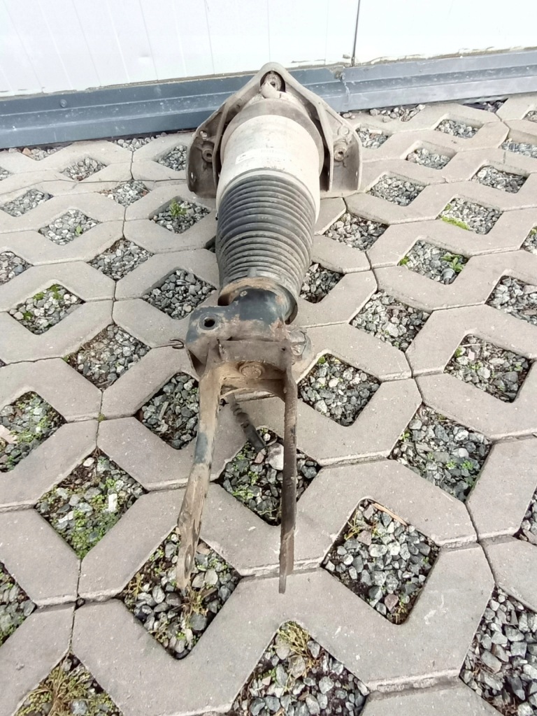 Амортизатор ліва перед audi q7 touareg 7l8616039d Оригінал