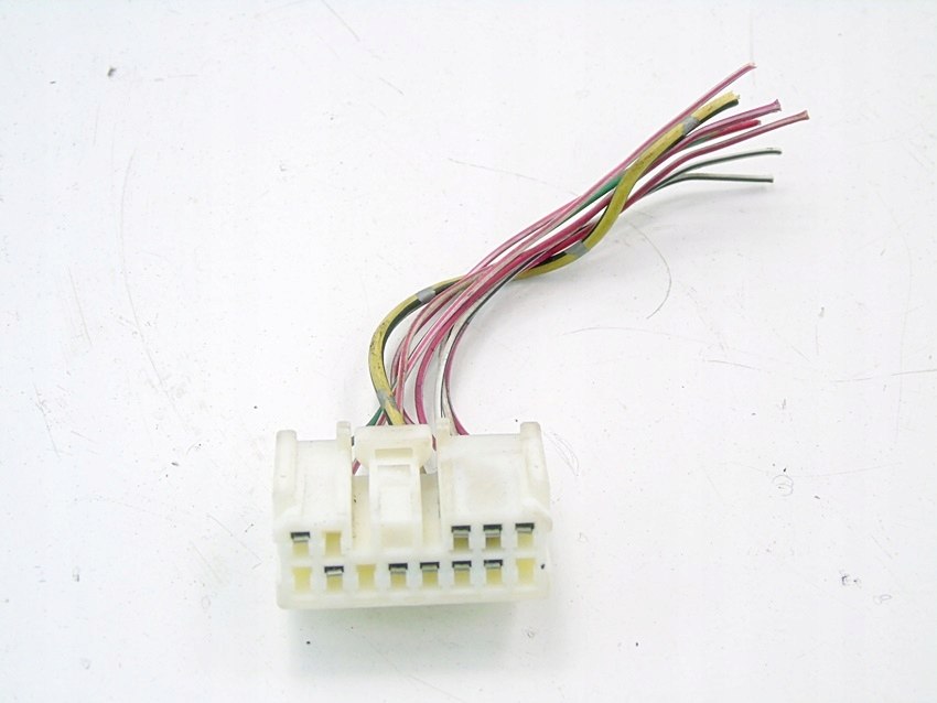 фото №1, Штекер колодка toyota avensis t25 corolla yaris verso rav 4 celica