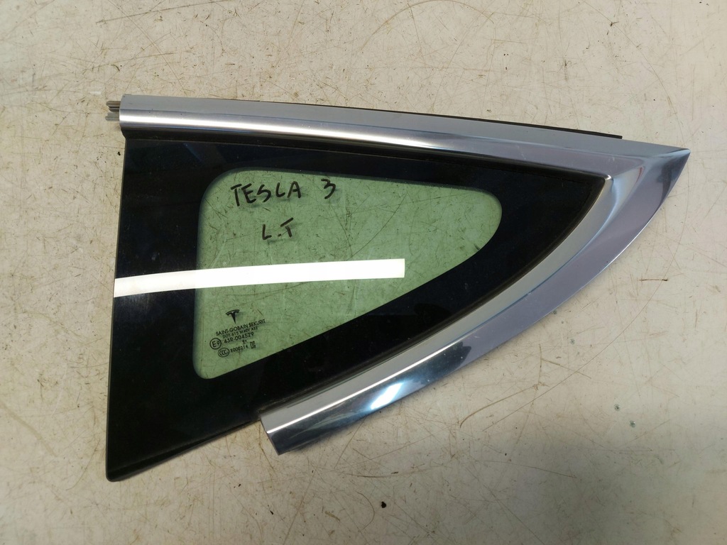 фото №1, Tesla model 3 стекло кузовная треугольник задняя