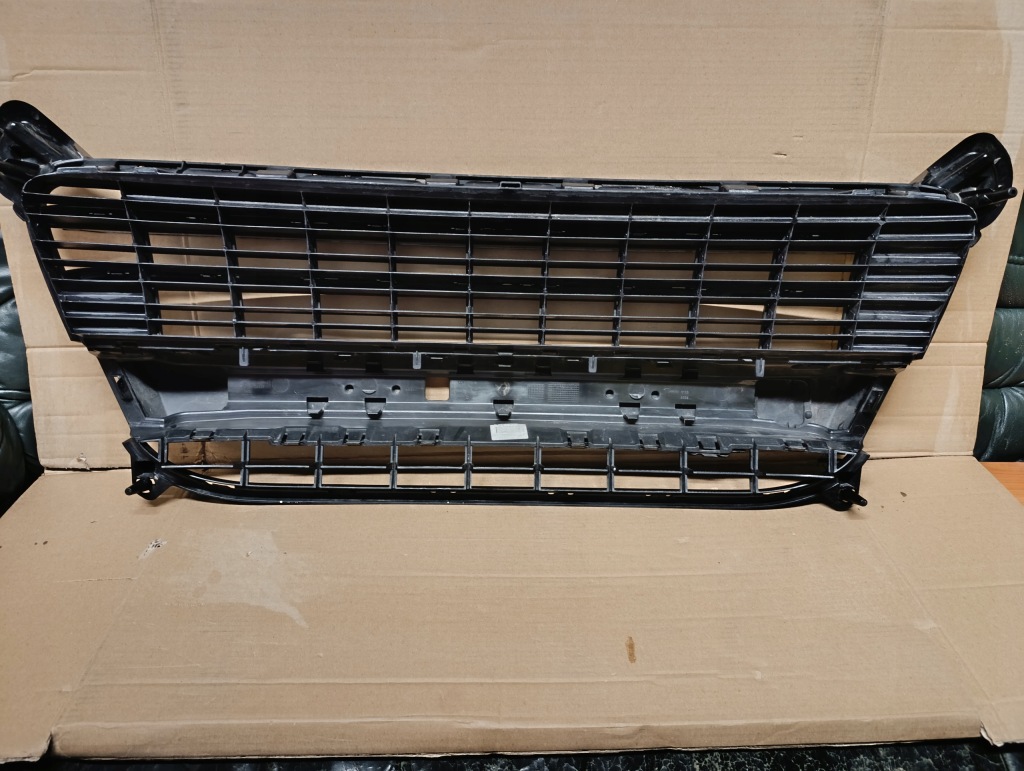 фото №13, Решётка решётка радиатора решётка средняя peugeot 3008 i 09-14 9685628677