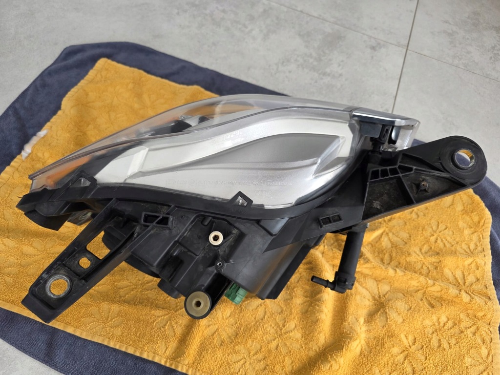 Maserati quattroporte vi ліхтарі  перед kompetne bi-xenon skętny, led, омивачі Недорого