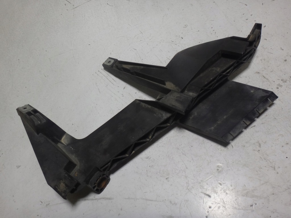 Напрямна кронштейн лампи правий перед bmw x3 e83 przed lift Недорого