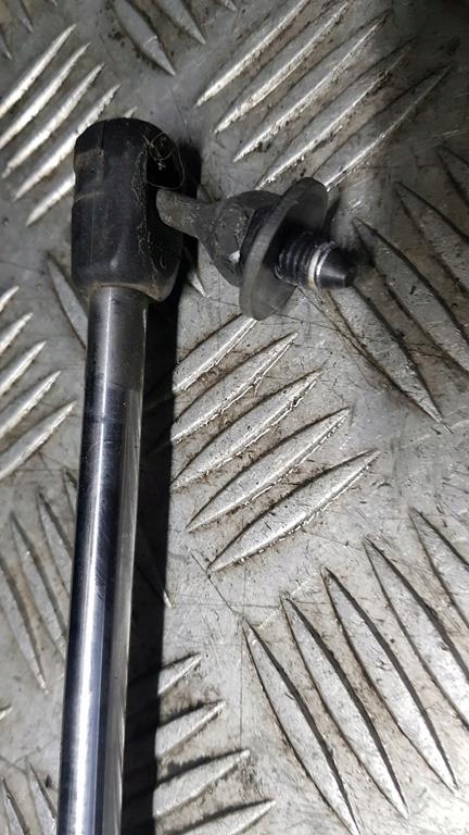 фото №10, Citroen c4 i picasso амортизаторы крышки крепления штифты